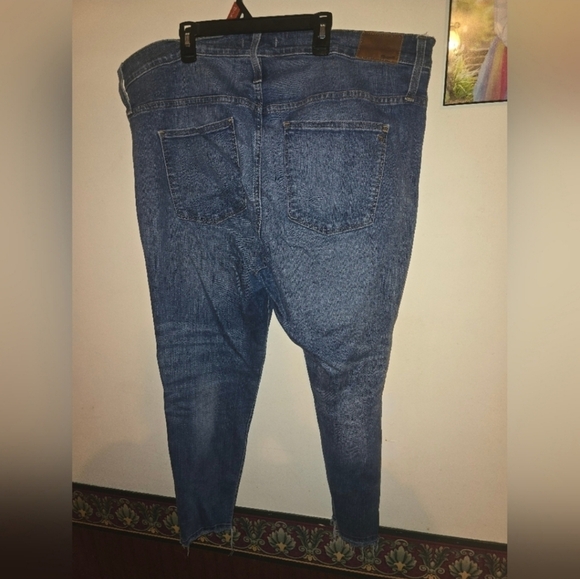 🍂🍁Madewell Curvy High-Rise Skinny Jeans: Drop Step-Hem Edition 35p - Picture 6 of 7